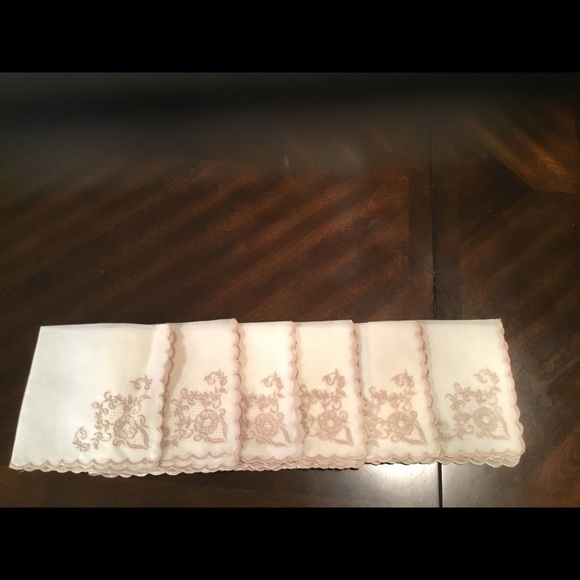 VINTAGE LUXURY SILK TABLECLOTH SETS FOR 6 - Picture 12 of 15